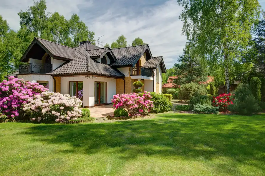 Essential Maintenance Tips For Residential Landscaping Burlington, NC Essential Maintenance Tips For Residential Landscaping Burlington, NC